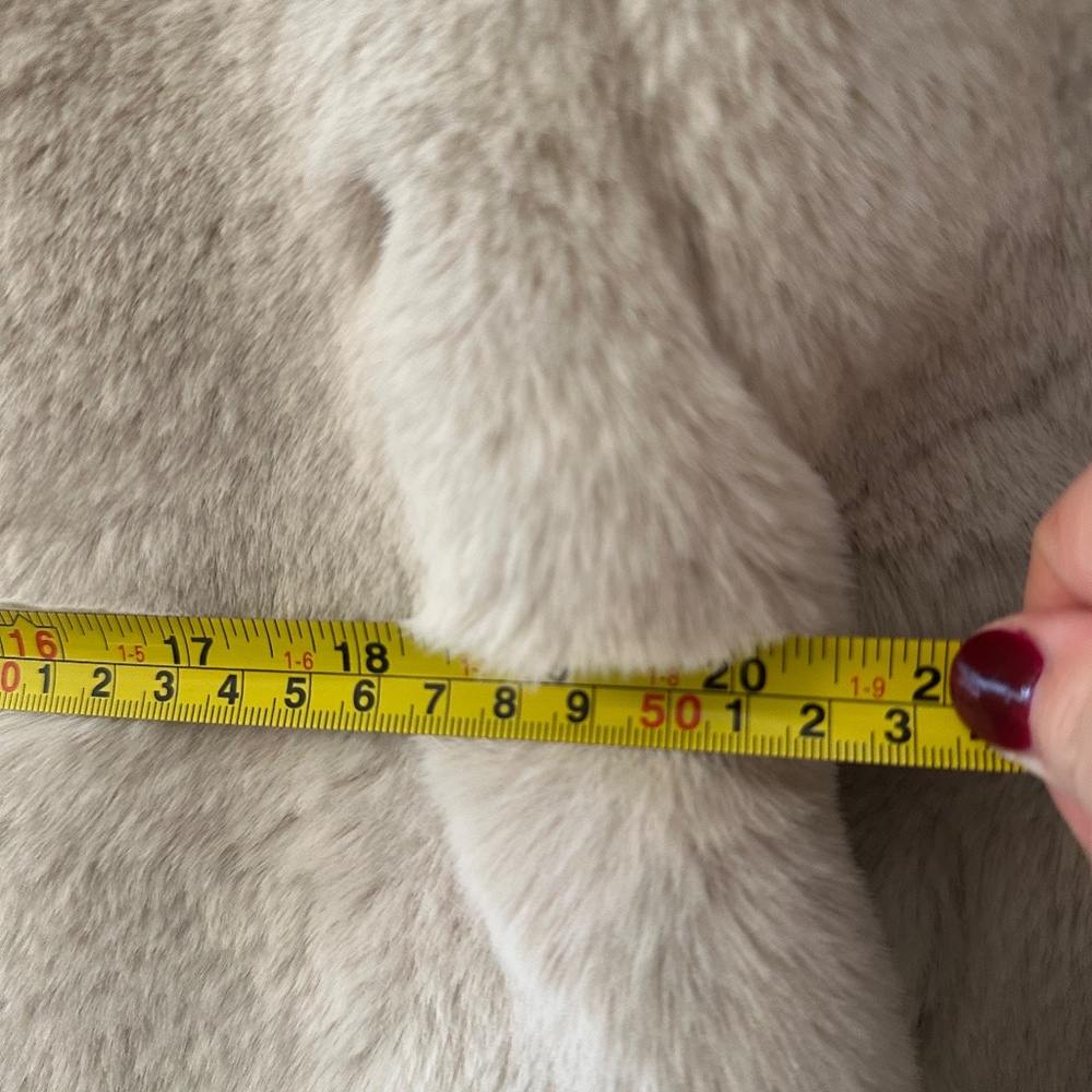 Steve Madden Snow Faux-Fur Teddy Coat in Beige | Size Small - Picture 9 of 10